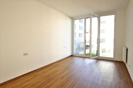 Moderne 2-Zi-Wohnung mit Wintergarten zu vermieten! - Photo 2