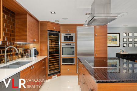 Condo in Vancouver West Side, BC - Photo 2