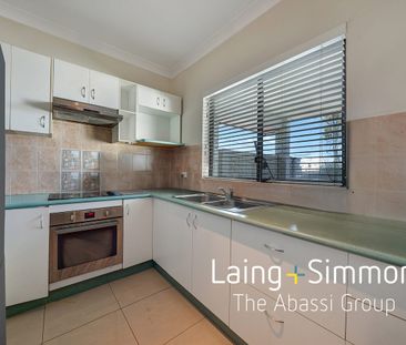 Modern Three Bedroom Villa in a Quiet Complex! - Photo 4