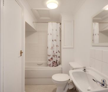 1 Bed Flat - Photo 5