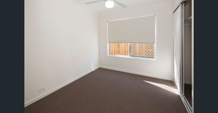 Modern 3-Bedroom Family Home with Fully Fenced Yard - Photo 3