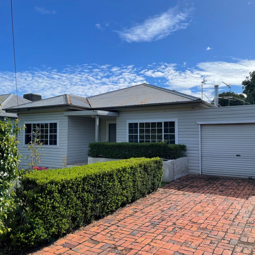 Tidy 3 Bedroom House In Quiet North Tamworth - Photo 1