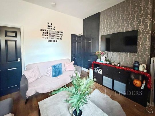 6 bedroom terraced house to rent - Photo 1