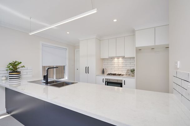 Stylish & Perfectly Positioned - Photo 1