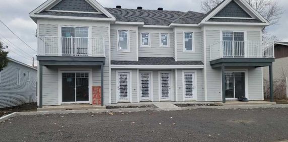 ST-CHRYSOSTOME, 4 1/2 À LOUER - Photo 2