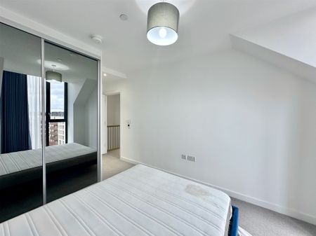 Forrester Way, London - Photo 3