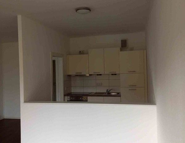 Schicke 3 Raum Wohnung mit Einbauküche sucht neue Mieter. - Foto 1