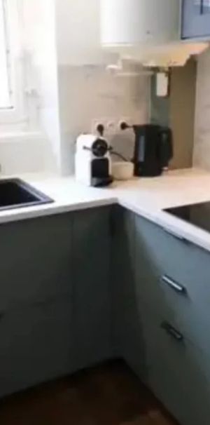 Location meublée - ou bail code civil - Grand studio en dernier étage refait à neuf - Photo 1