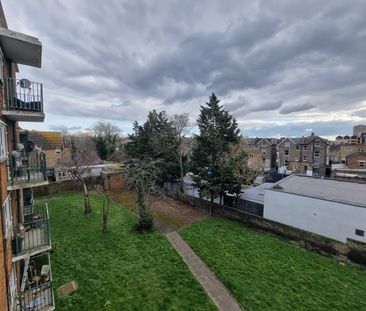 2 Bed Flat, Plummer Court, SE13 - Photo 2