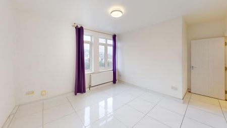 3 bedroom flat to rent - Photo 5