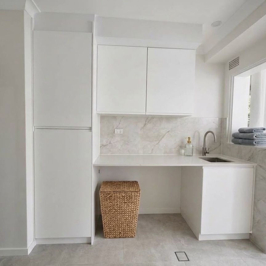 Parkside Elegance Meets Modern Family Luxury - Photo 1