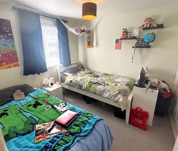3 bedroom end of terrace house to rent - Photo 4