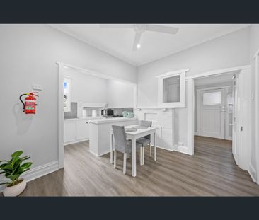 1/18 Canterbury Street, Brown Hill, Vic 3350 - Photo 2