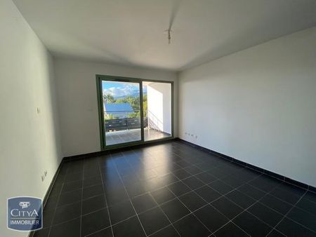 Location Appartement 1 pièce 25m² LE TAMPON 97430 - Photo 2