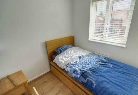 3 bedroom detached house to rent - Photo 3