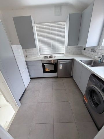 2 Bed Maisonette, Sangley Road, SE6 - Photo 3