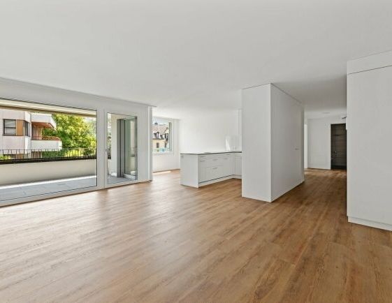 Living in a modern, light-flooded building – in the heart of Lachen - Foto 1