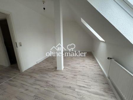 Helle und großzügige 2.5 Zimmerwohnung in zentraler Lage - Photo 5