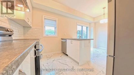 76 FIELDRIDGE CRESCENT - Photo 2