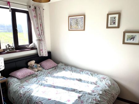 2 bedroom semi-detached house to rent - Photo 5