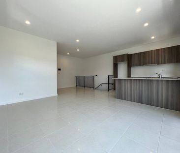 Top Level Unit ! - Photo 1