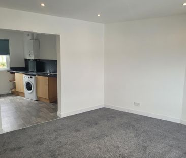 3 bedroom flat to rent - Photo 6