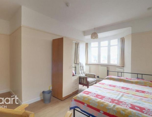 1 bedroom in a house share to rent - Photo 1