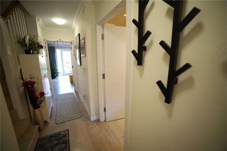 4 bedroom semi-detached house to rent - Photo 2