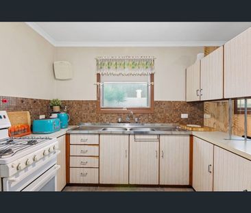 Spacious Family Home for Rent! - Photo 5