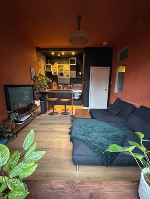 1 Bed Flat, Milton Street, EH8 - Photo 1