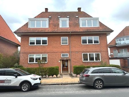 Skøn 2-værelses lejlighed med altan, i hjertet af Odense - Foto 4