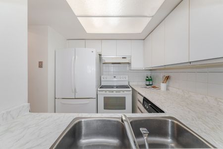 For Lease - 75 King Street Unit# 406, Mississauga, Ontario - Photo 2