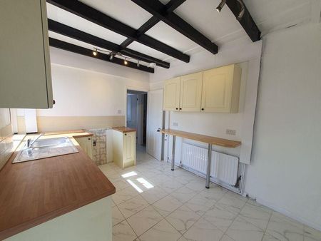 3 bedroom terraced house to rent - Photo 3