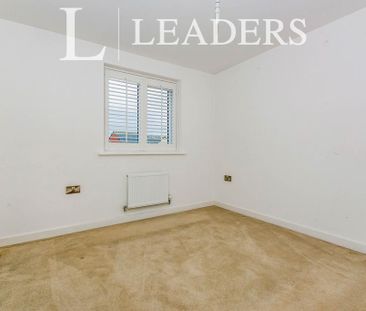 3 bedroom detached house to rent - Photo 3