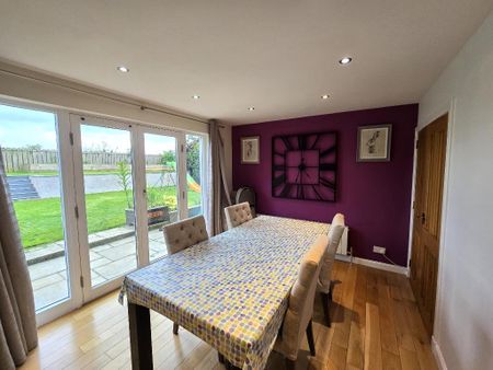 6 bedroom detached house to rent - Photo 5