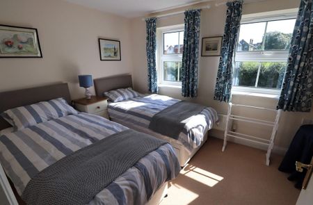 2 bedroom semi-detached house to rent - Photo 3
