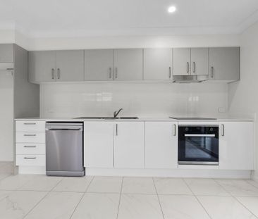 Brand new modern 3-Bedroom home in Burpengary! Available Now! - Photo 6