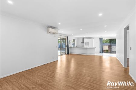 Spacious Family Home with Two Ensuited Bedrooms - Photo 2