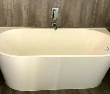 Four bedroom,double glazed home close to Chartwell - Photo 3