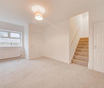 2 bedroom end of terrace house to rent - Photo 5