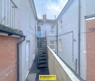 2 bedroom flat to rent - Photo 3