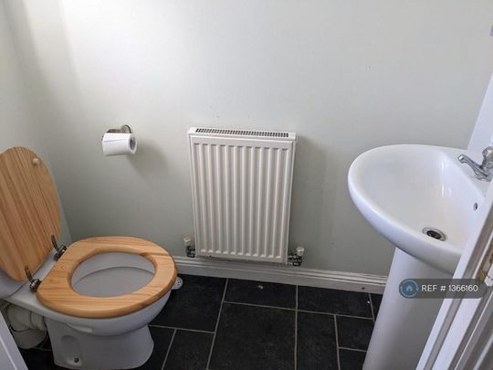 2 bedroom terraced house to rent - Photo 1