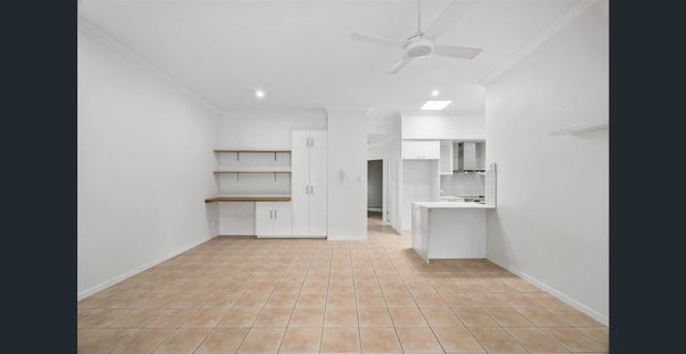 Stunning 3-Bedroom Unit in Annerley - Your Modern Oasis! - Photo 1