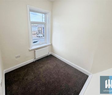 Leeds Road, Huddersfield, HD1 - Photo 4