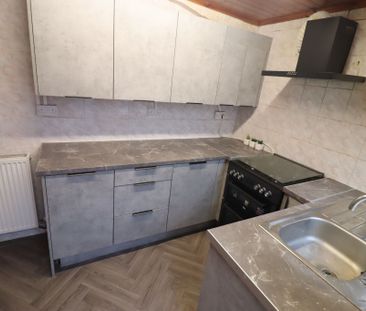 3 Bedroom End Terraced House To Rent - Photo 6