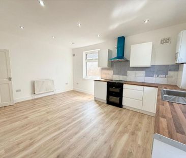 2 bedroom maisonette to rent - Photo 3