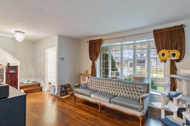 For Lease - 561 Wingrove Crescent, Oakville, Ontario - Photo 1