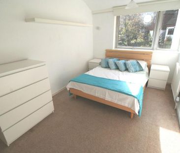 3 bedroom terraced house to rent - Photo 6