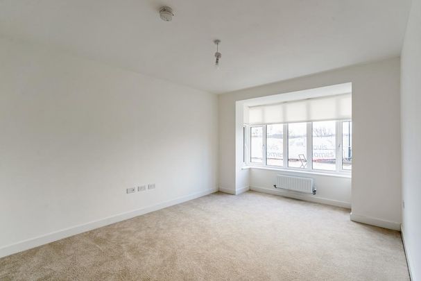 4 bedroom detached house to rent - Photo 1