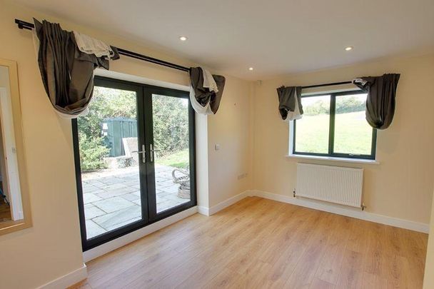 3 bedroom barn conversion to rent - Photo 1